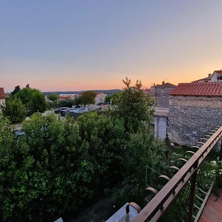 D&d 10 Guest house Pula